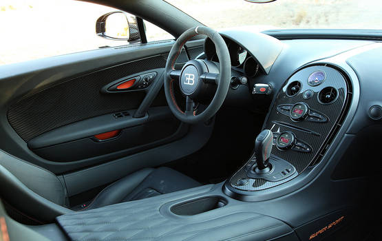 Bugatti Veyron rental in Dubai - CarHire24
